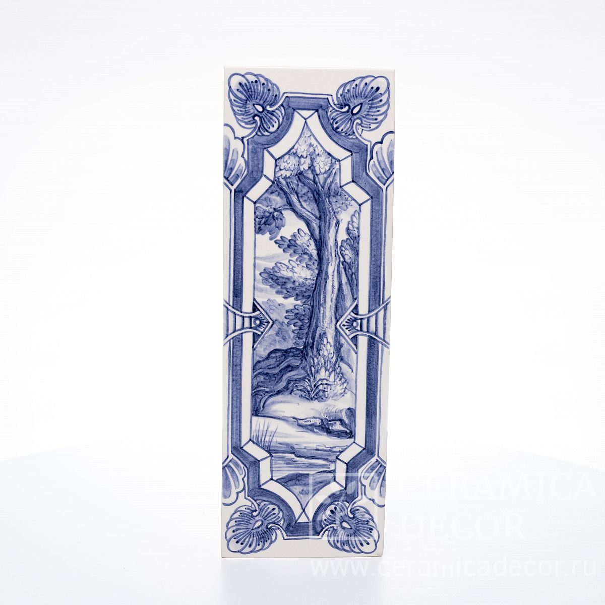 Изразец гладкий 20х30 с росписью 1/2 (дерево на краю) — CeramicaDecor