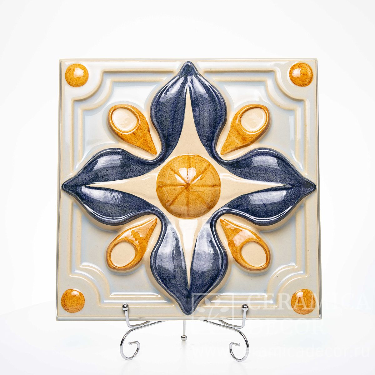 Изразец для фасада с лепным рельефом 300х300х20 — CeramicaDecor