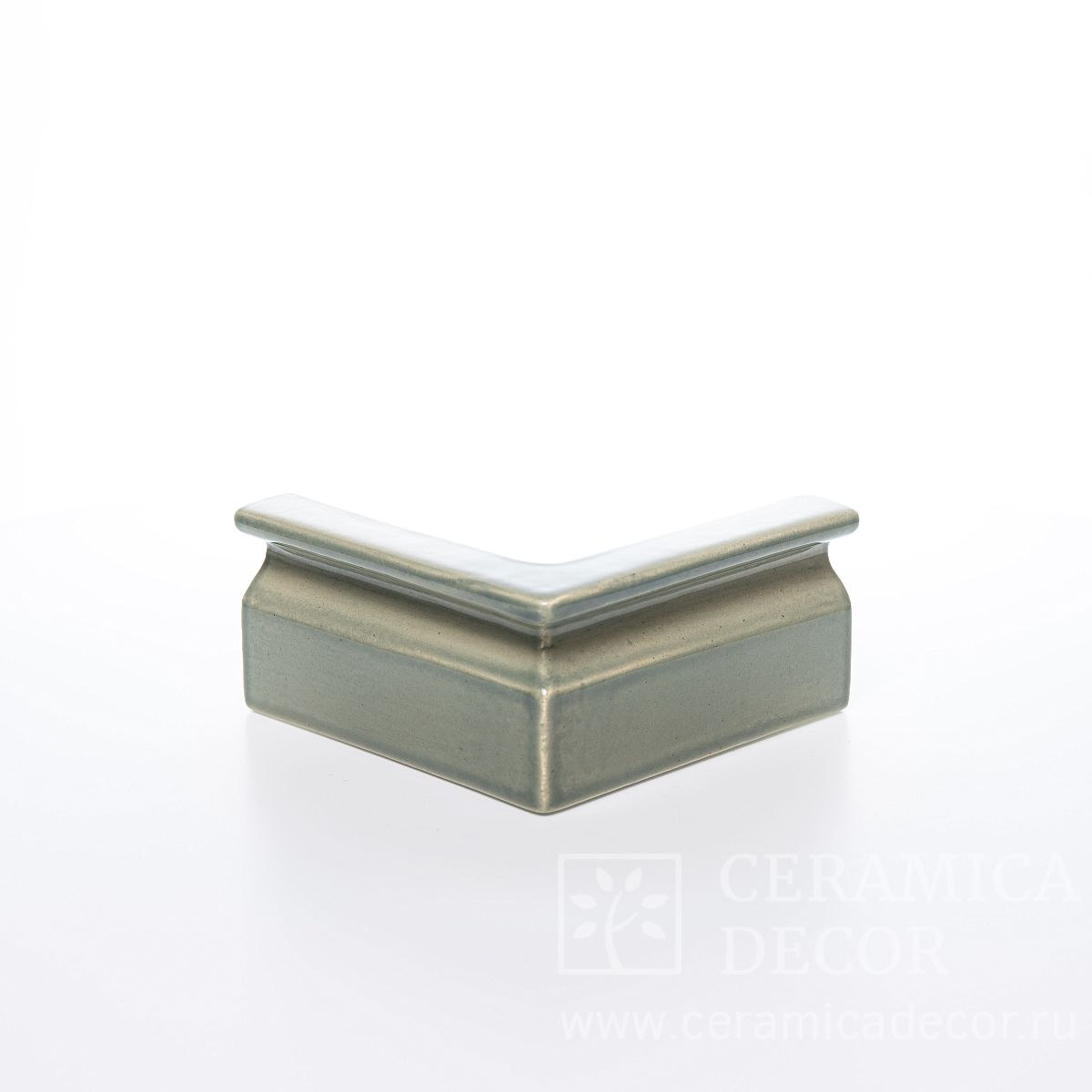 Угол к профилю гладкому с кантом и румпой Версаль — CeramicaDecor