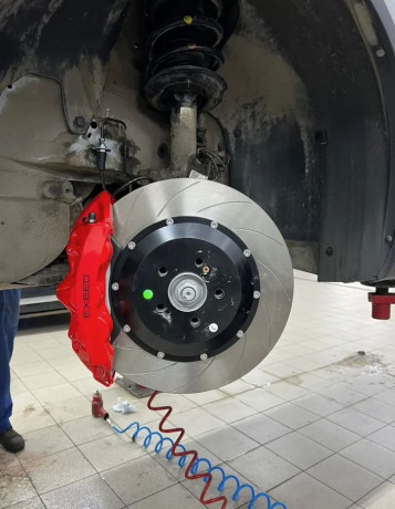 tormoza-brembo-dlia-exeed-rx-vx-lx-big-1